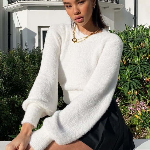 Aritzia Sweaters - Sunday best Kitten Sweater